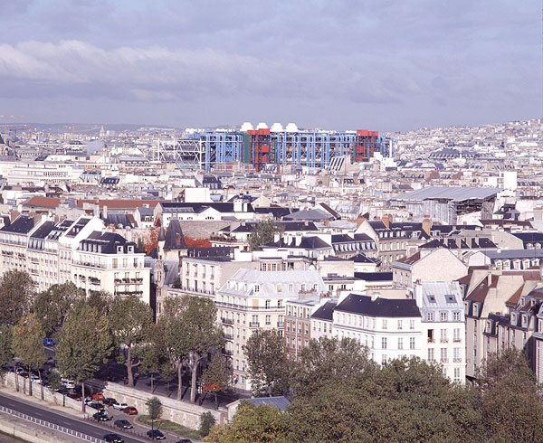 Le Centre Pompidou vu de la Prfecture de Paris (Paris 4e).