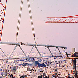 Levage d'une poutre.